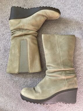 KEEN Akita sage suede mid-calf wedge boots, Sz 8.5.